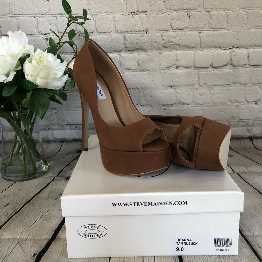 Steve Madden “Deanna Tan Nubuck” heels